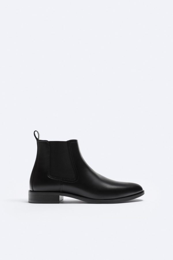 CHELSEA BOOTS